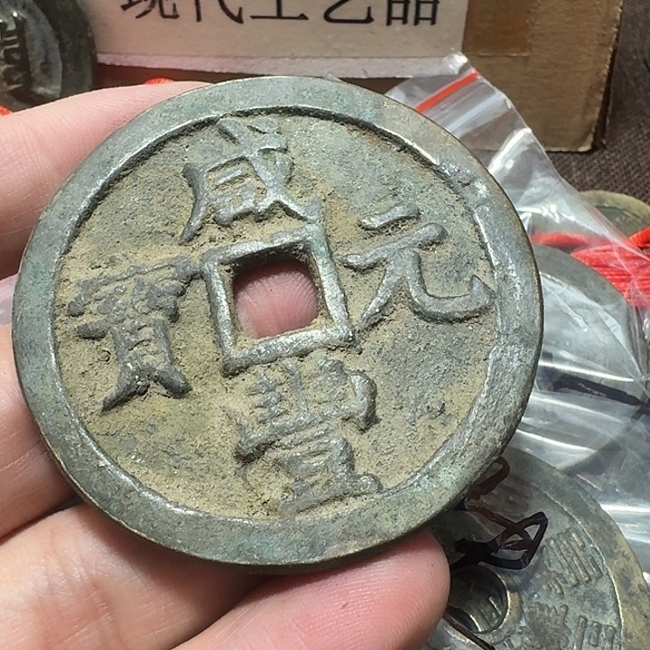 子***馆铜现代工艺品花钱