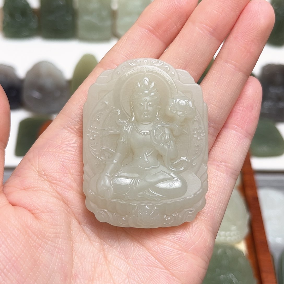 和田玉颈饰未镶嵌别**！