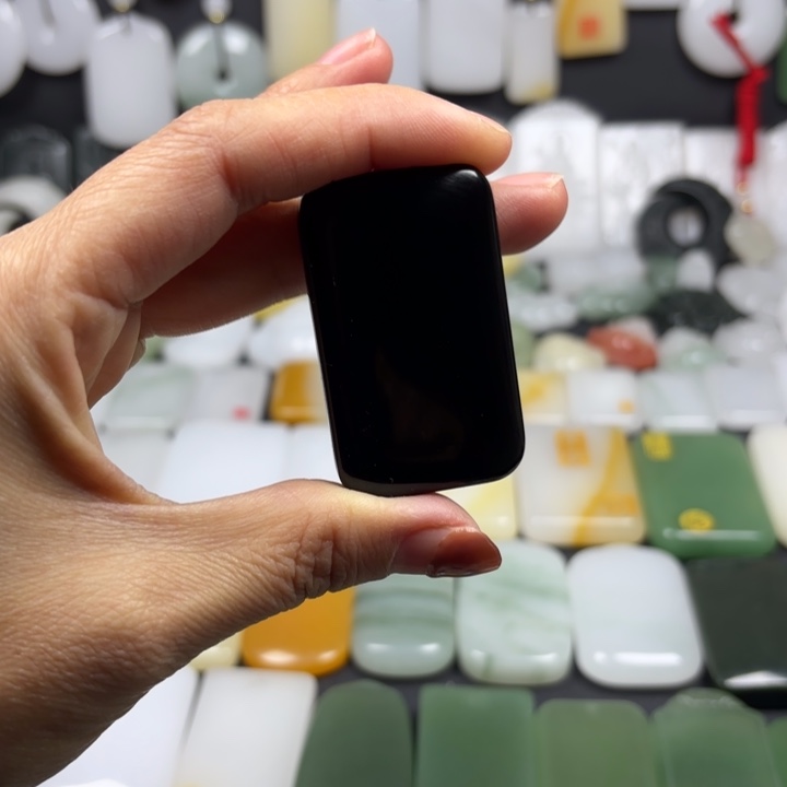 浪***走和田玉未镶嵌颈饰