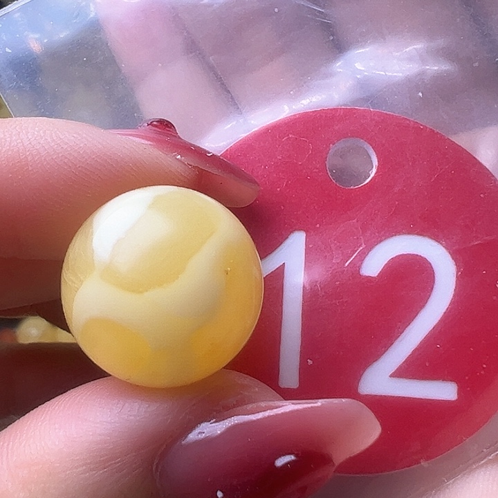 蜜蜡裸石未镶嵌微瑕 16mm 圆珠