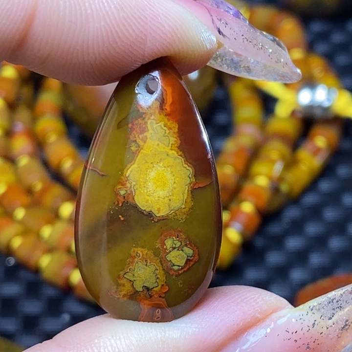 玛瑙/玉髓颈饰未镶嵌