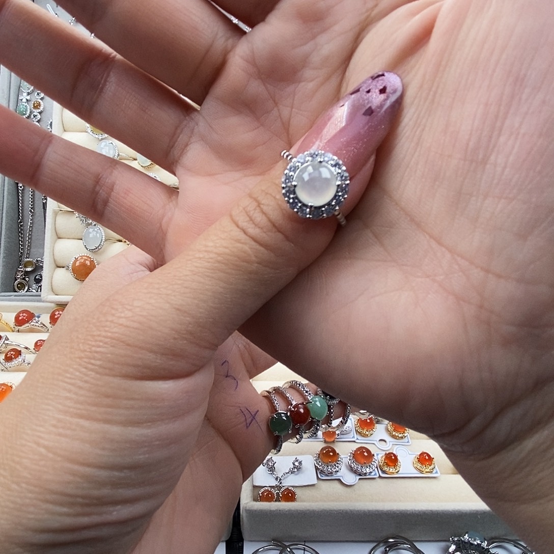 用***1翡翠未镶嵌戒指缅甸