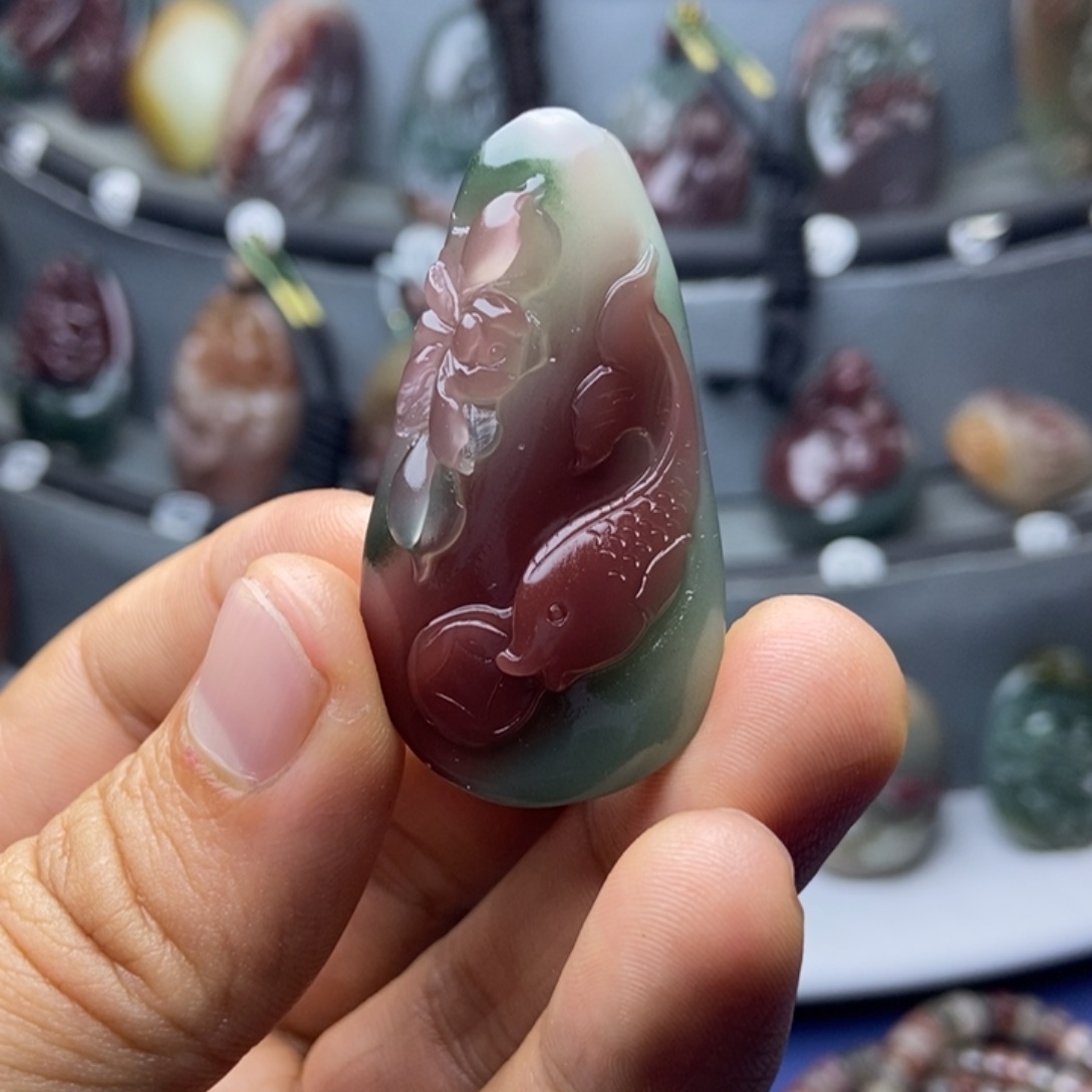 精***刻玛瑙/玉髓未镶嵌颈饰