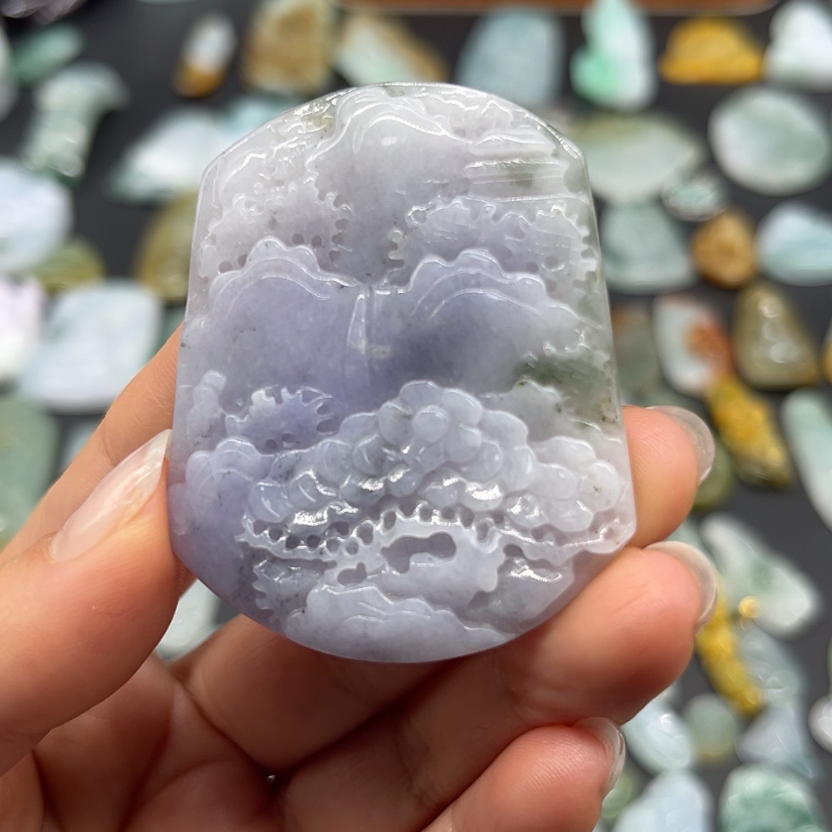 【闪购商品】翡翠颈饰未镶嵌山水