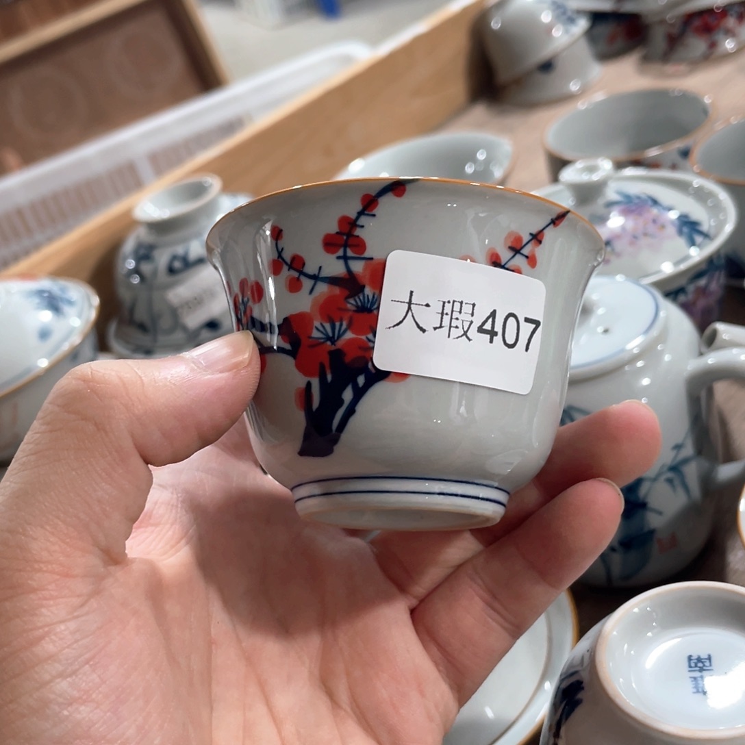 釉下手绘茶具微瑕