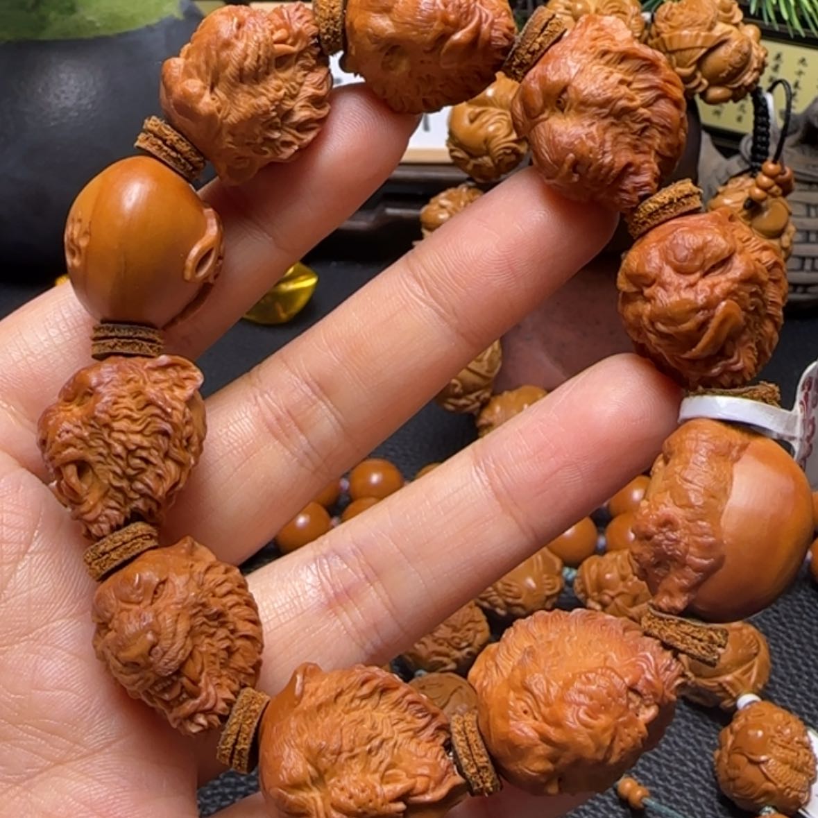 【闪购商品】橄榄核手串新款立雕虎头