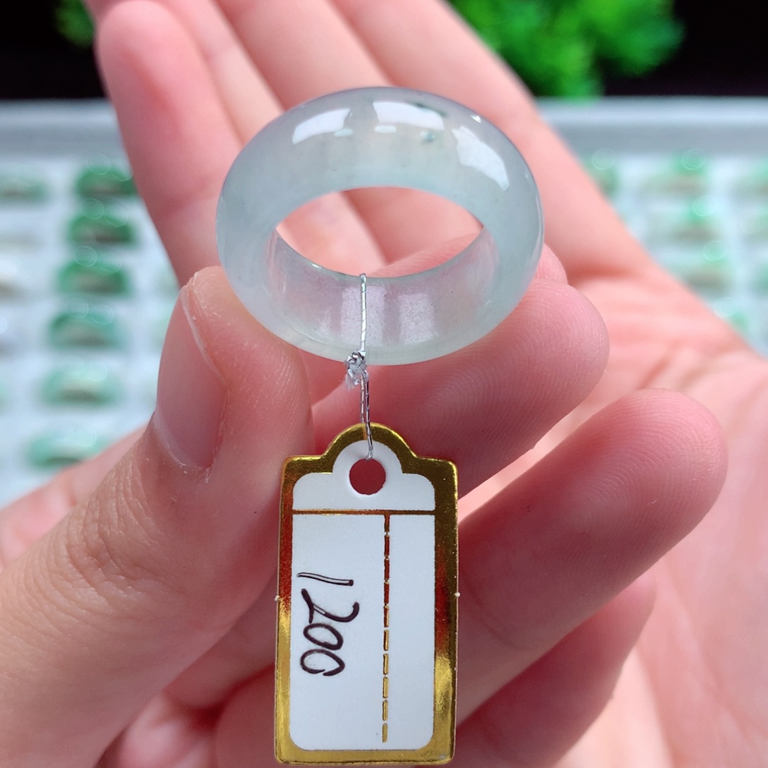未镶嵌戒指翡翠大*莹天然