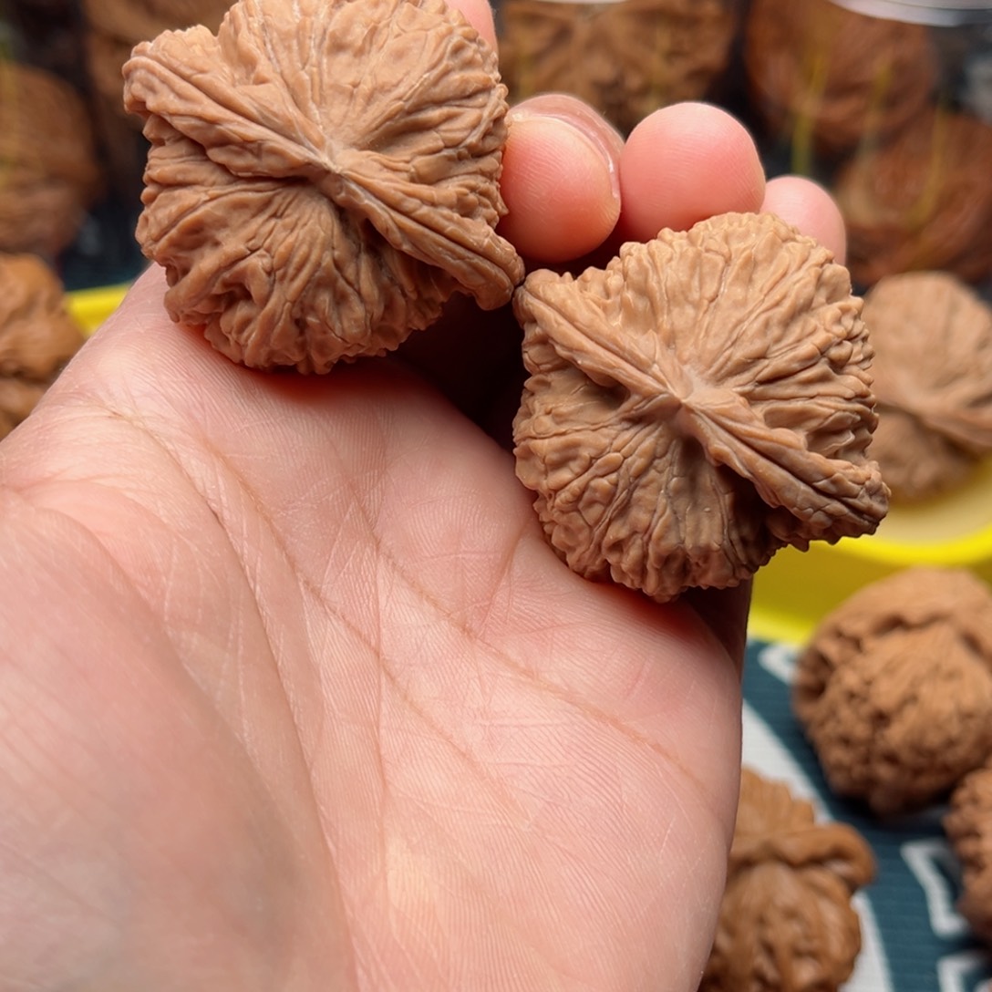 【闪购商品】桃木文玩核桃手把件41白狮子