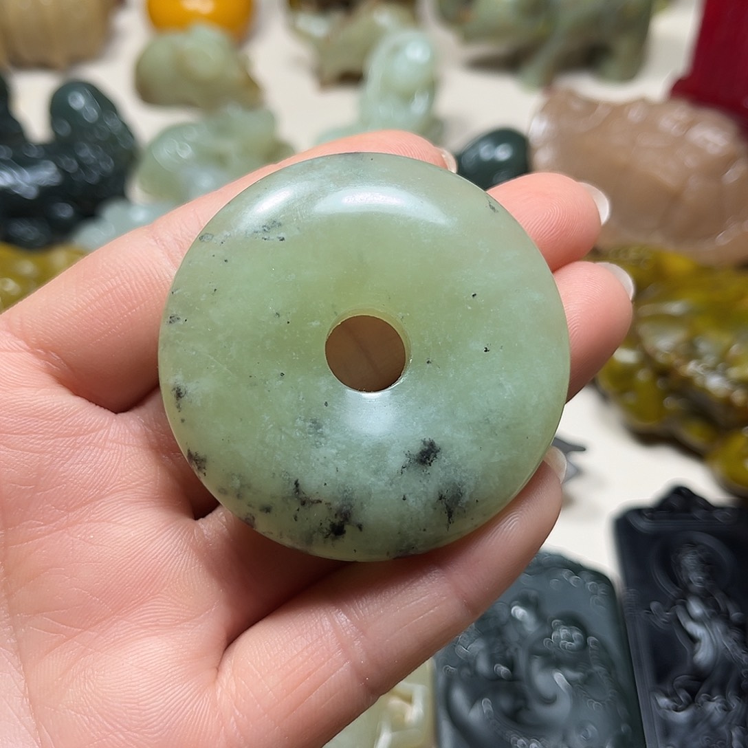 白玉菩提吊坠白玉菩提吊坠