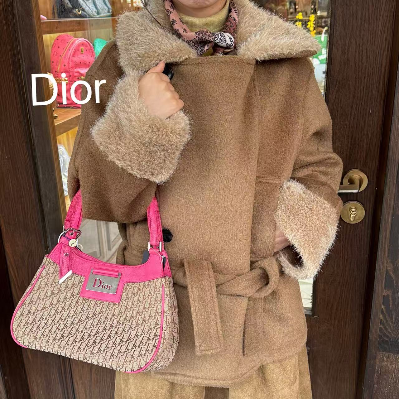 95新 DIOR/迪奥 LL08粉色手提时尚百搭包95新/代卖服务