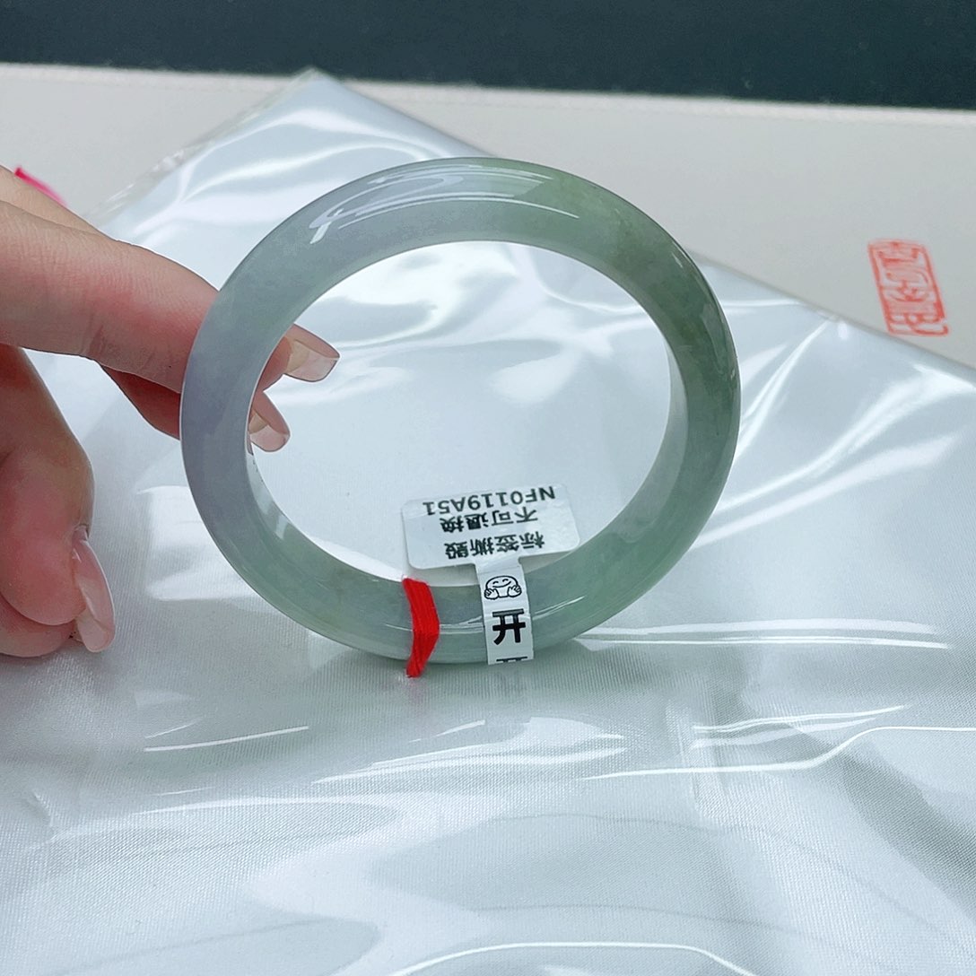 翡翠手镯未镶嵌正53.5