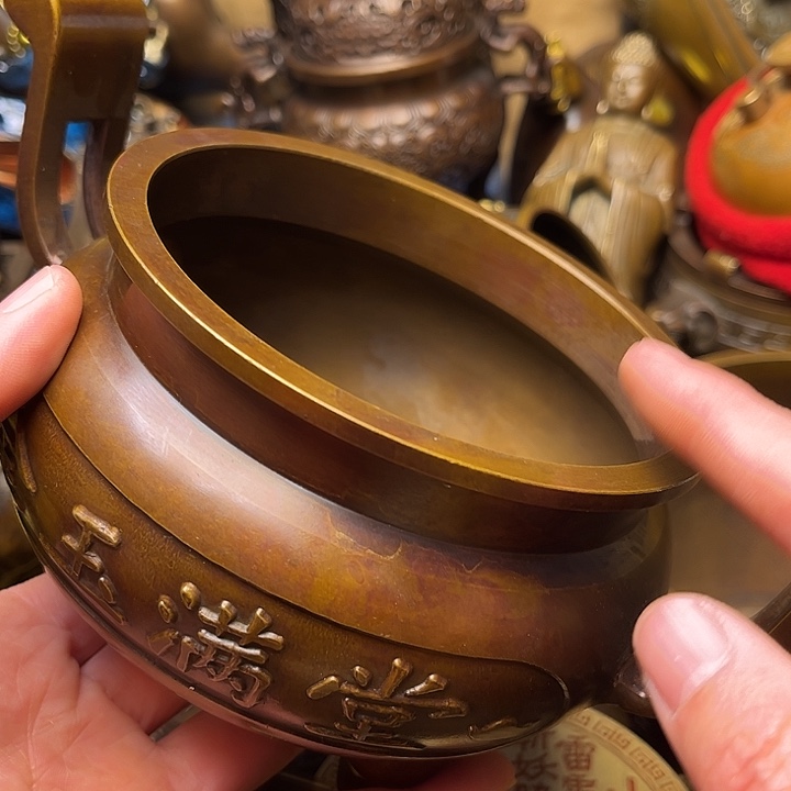 精美铜器批发档口