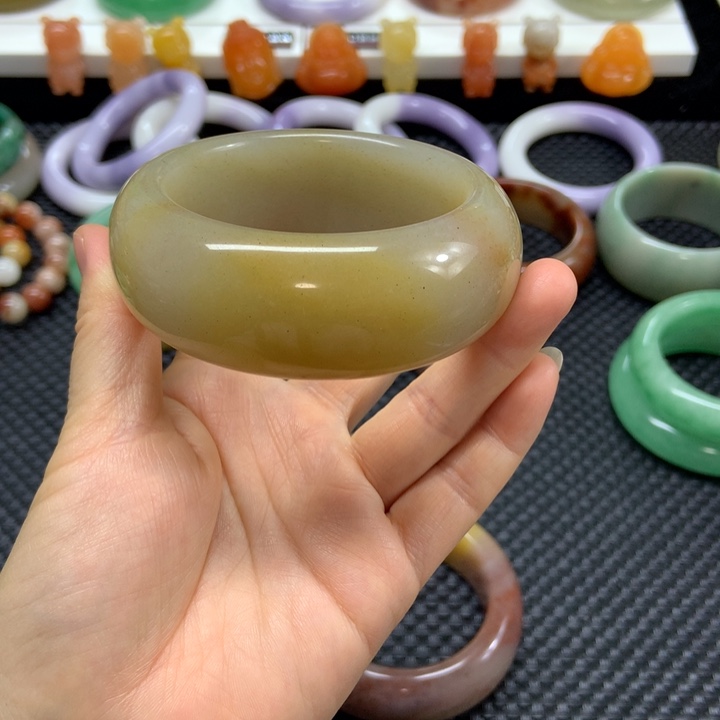 石英质玉未镶嵌手镯