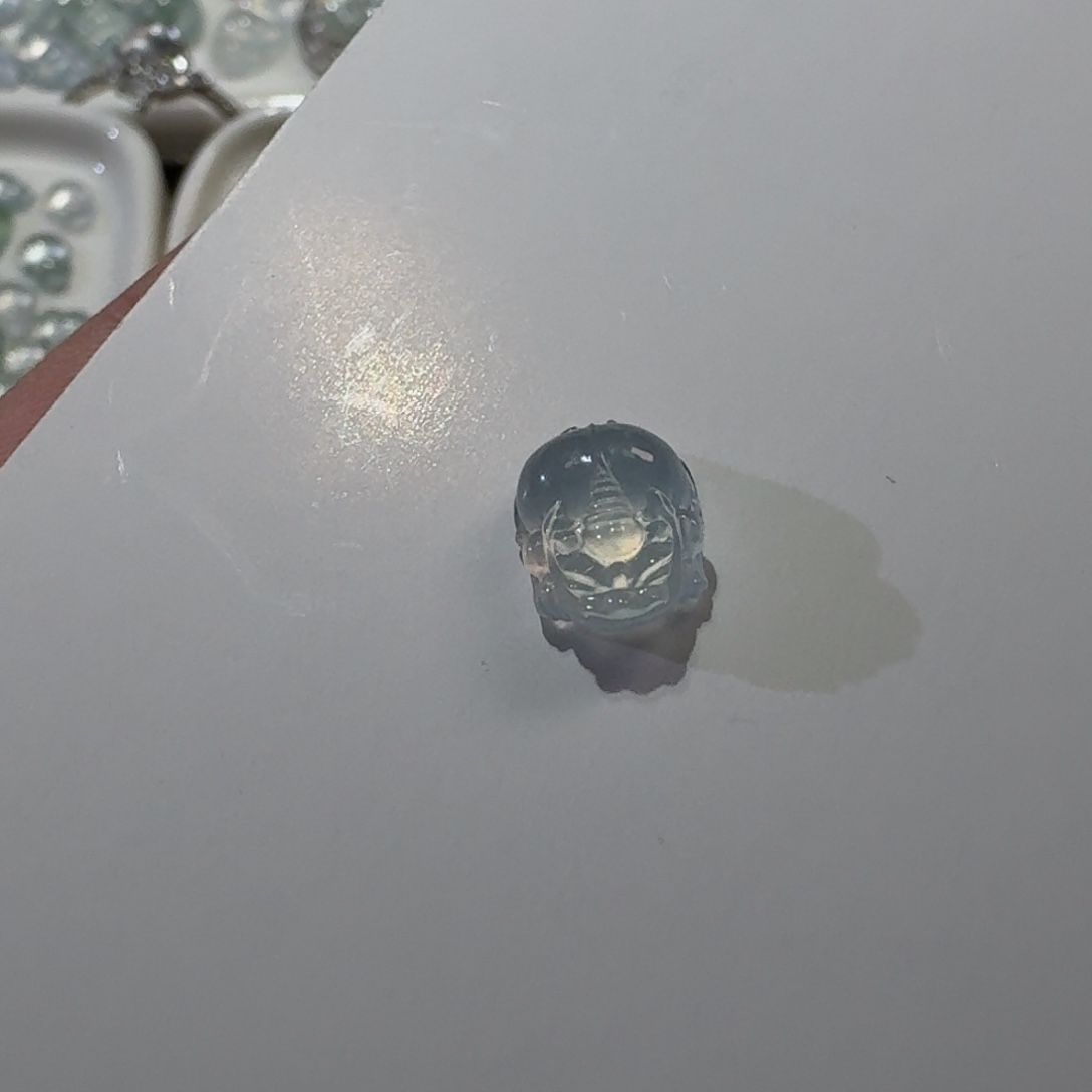 翡翠未镶嵌颈饰貔貅