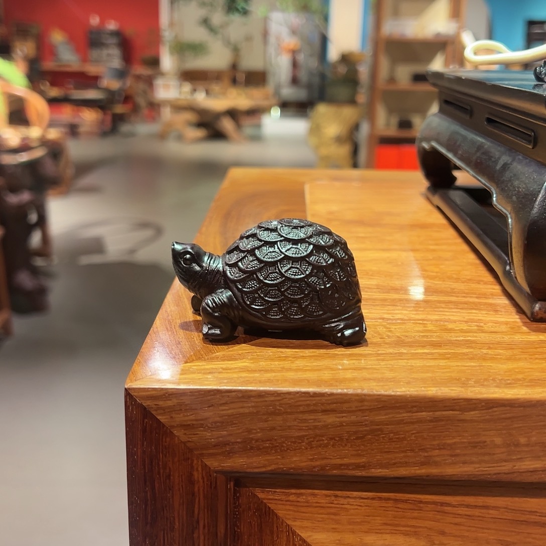 花梨木类成套家具乌龟手把件