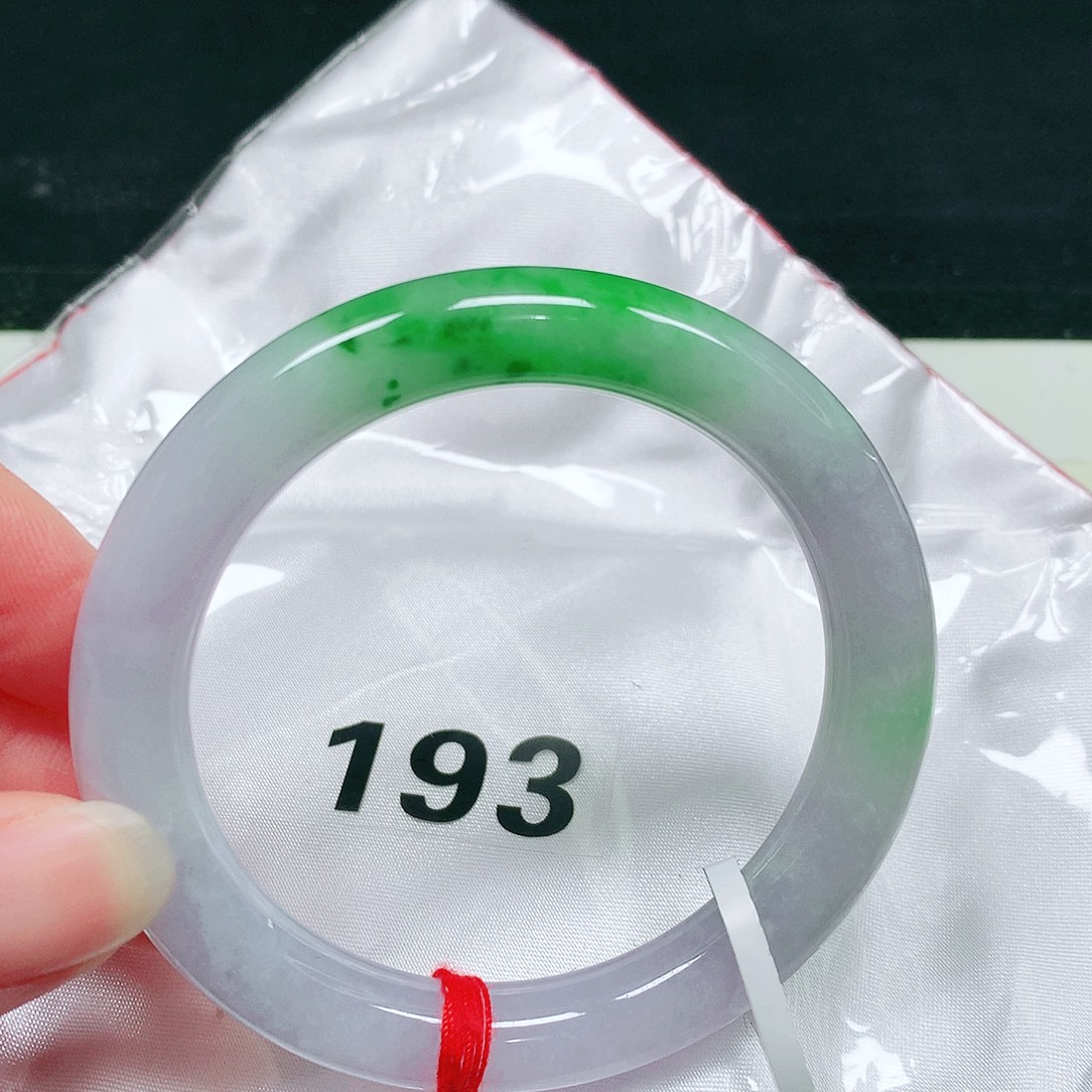 翡翠未镶嵌手镯（圆镯）17 号翡翠手镯