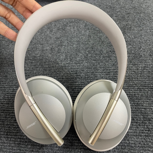 9新 BOSE 700 头戴式主动降噪无线蓝牙耳机