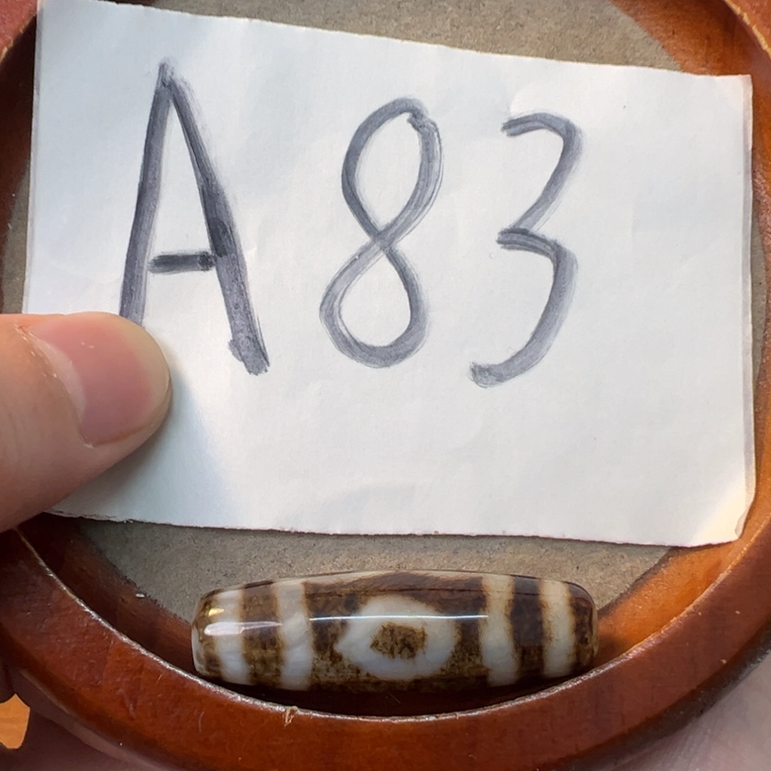 玛瑙/玉髓未镶嵌颈饰台工 三眼天珠