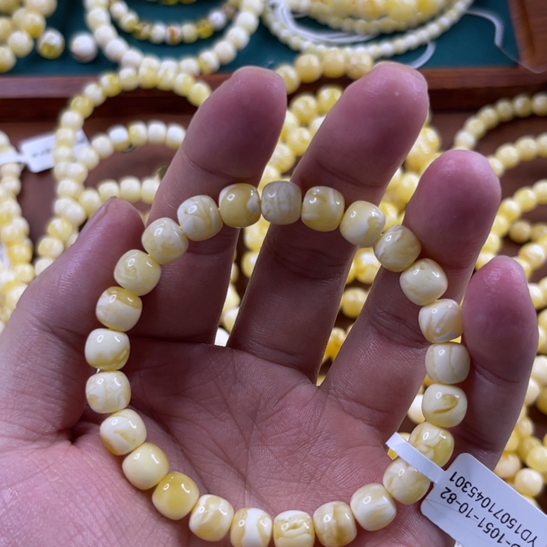 山***尔蜜蜡未镶嵌珠宝奇石8.5mm