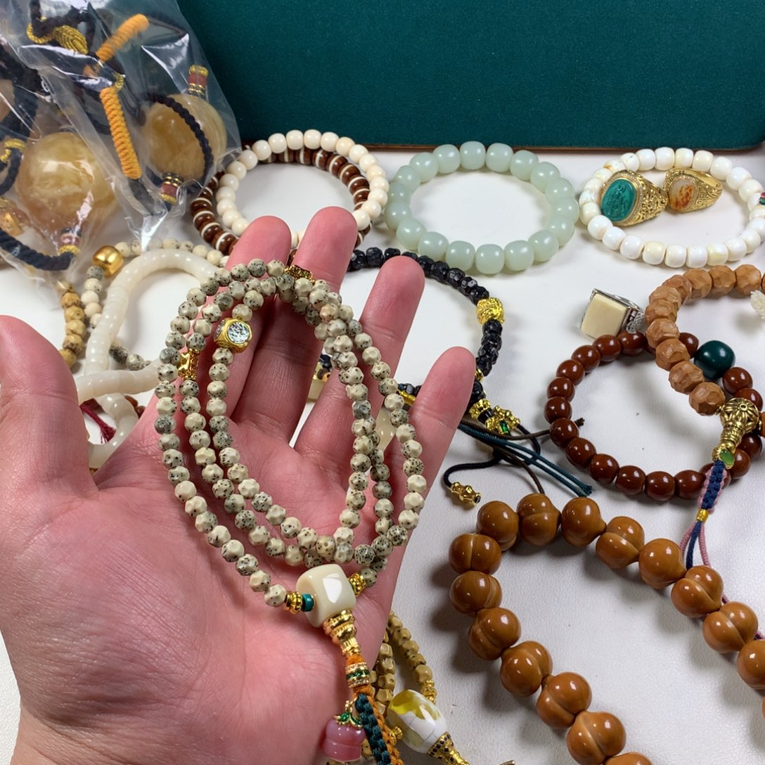 星月菩提吊坠。。。。。。。。。。。