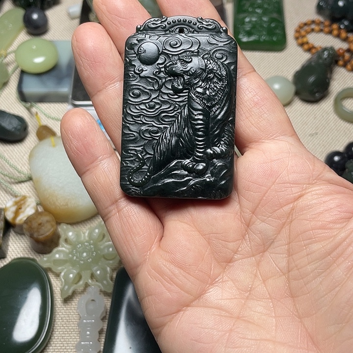 和田玉（糖玉）未镶嵌颈饰