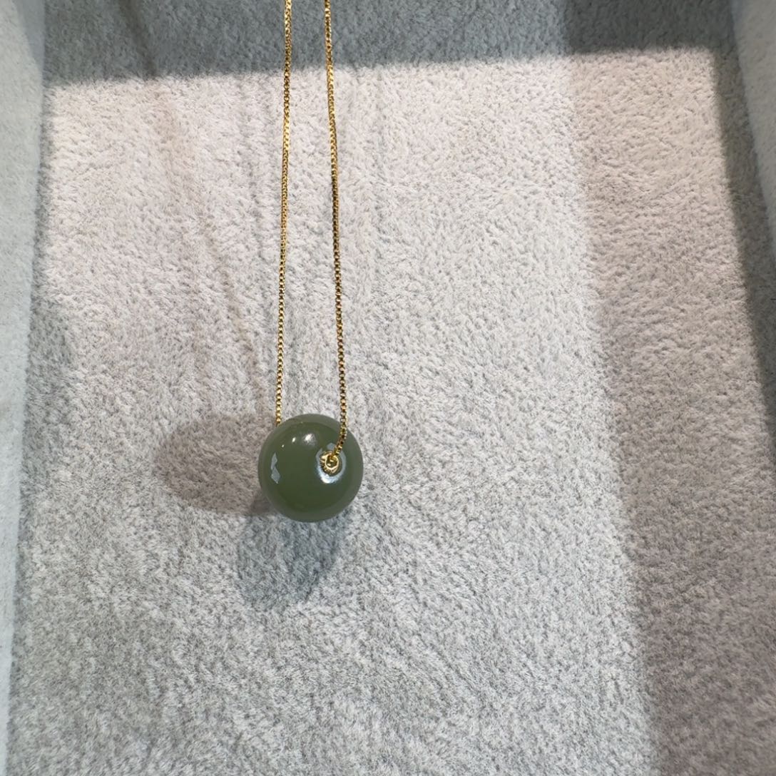 和田玉未镶嵌吊坠(赠链)