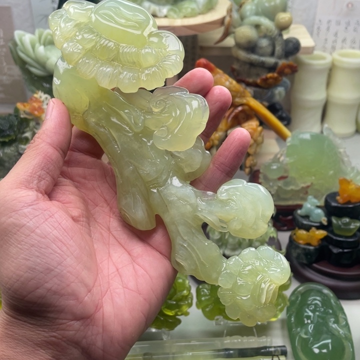 蛇纹石玉未镶嵌四大名玉摆件