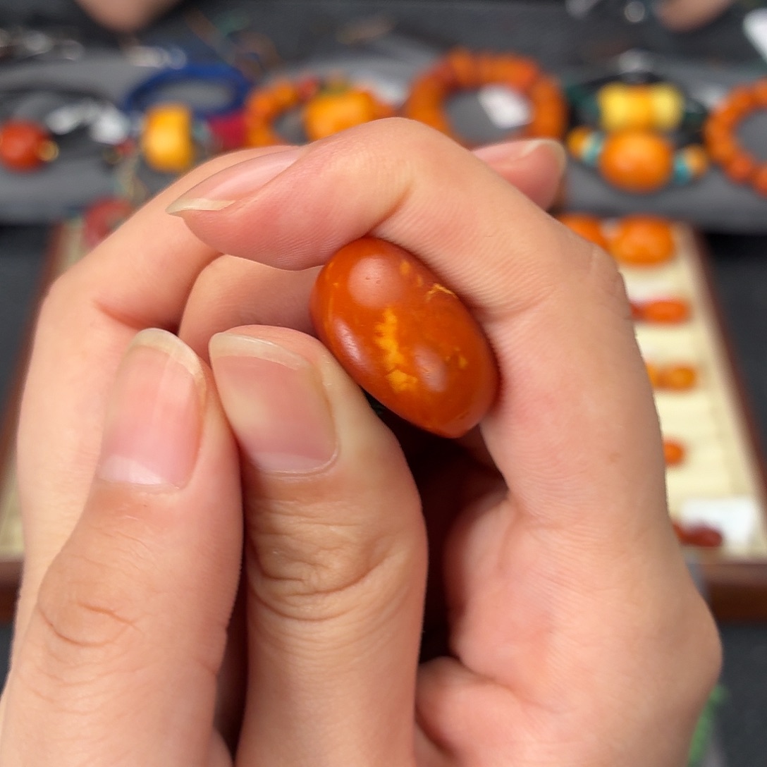 鸿***涯琥珀未镶嵌裸石定制