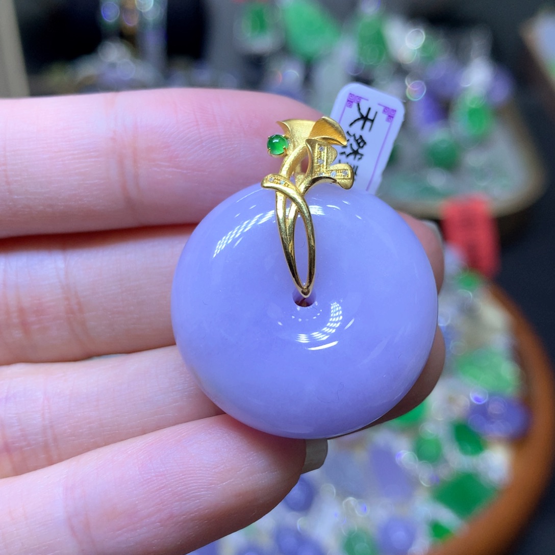 【闪购商品】翡翠颈饰18K金镶嵌翡翠吊坠项链