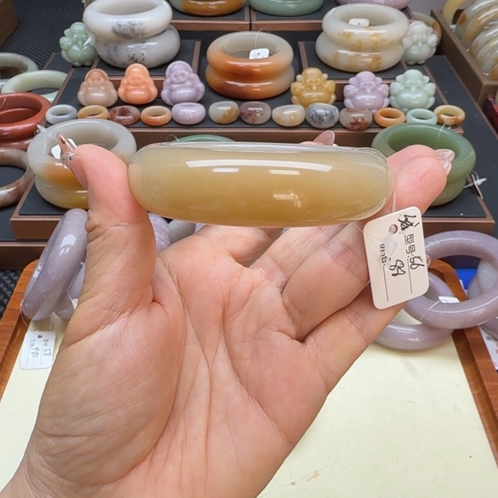 石英岩玉未镶嵌手镯