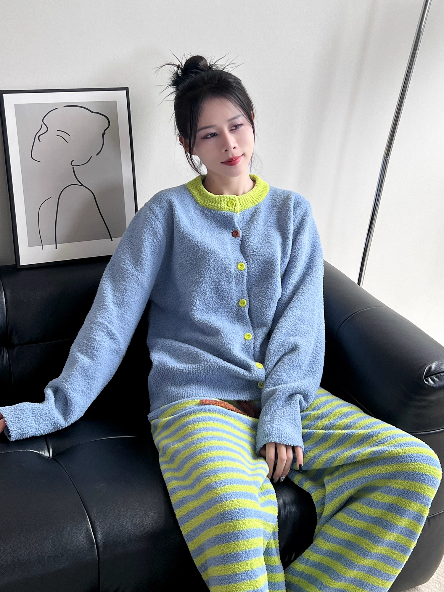 2025秋冬新款高级简约条纹拼色女半边绒睡衣女亲肤家居服两件套装