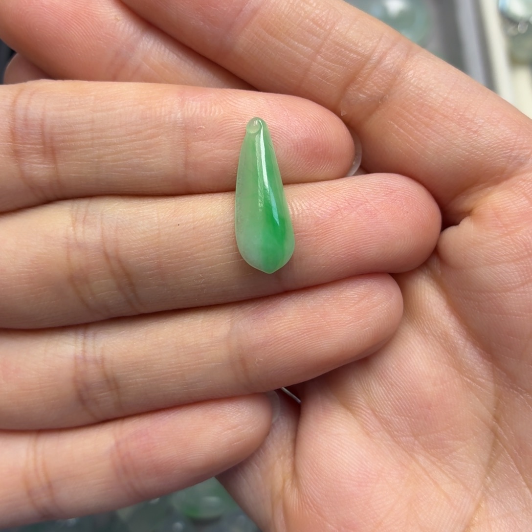 颈饰未镶嵌翡翠阳绿瓜