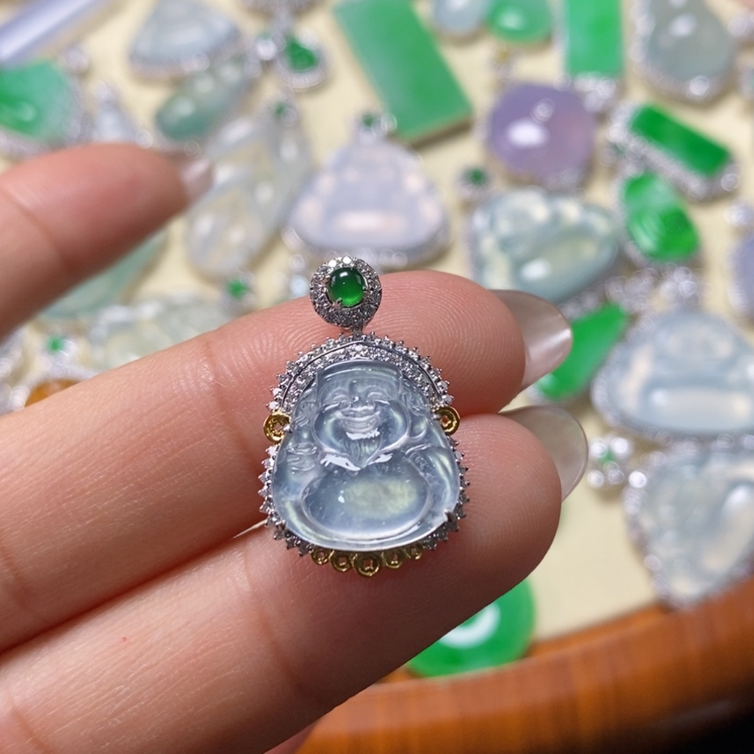 翡翠吊坠(赠链)18K金镶嵌香