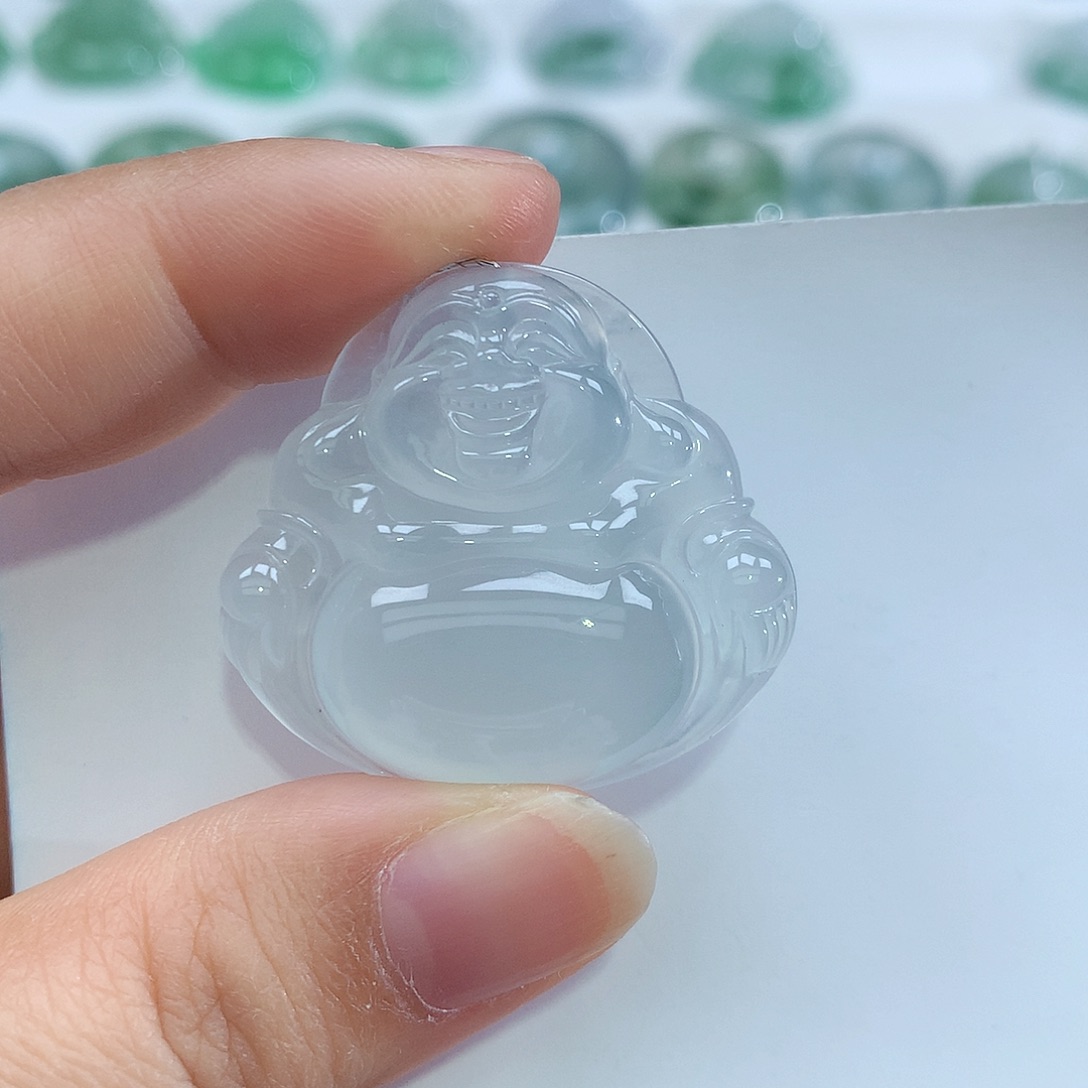 翡翠未镶嵌颈饰佛公