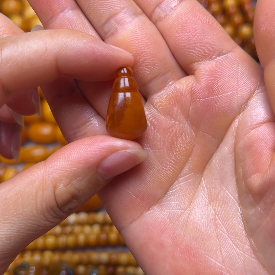 琥珀未镶嵌吊坠(不含链)