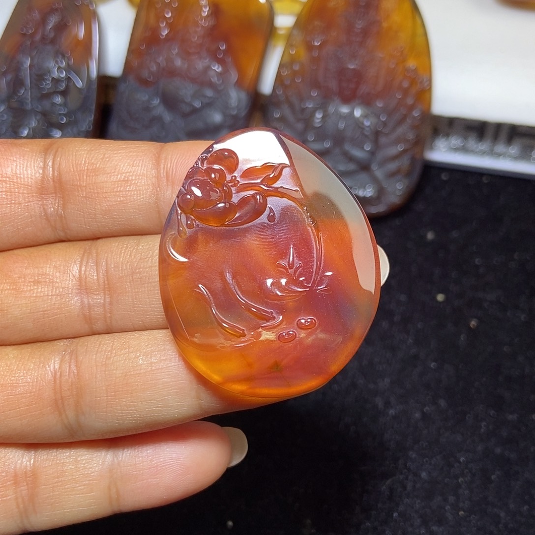琥珀颈饰未镶嵌缅甸天然琥珀吊坠