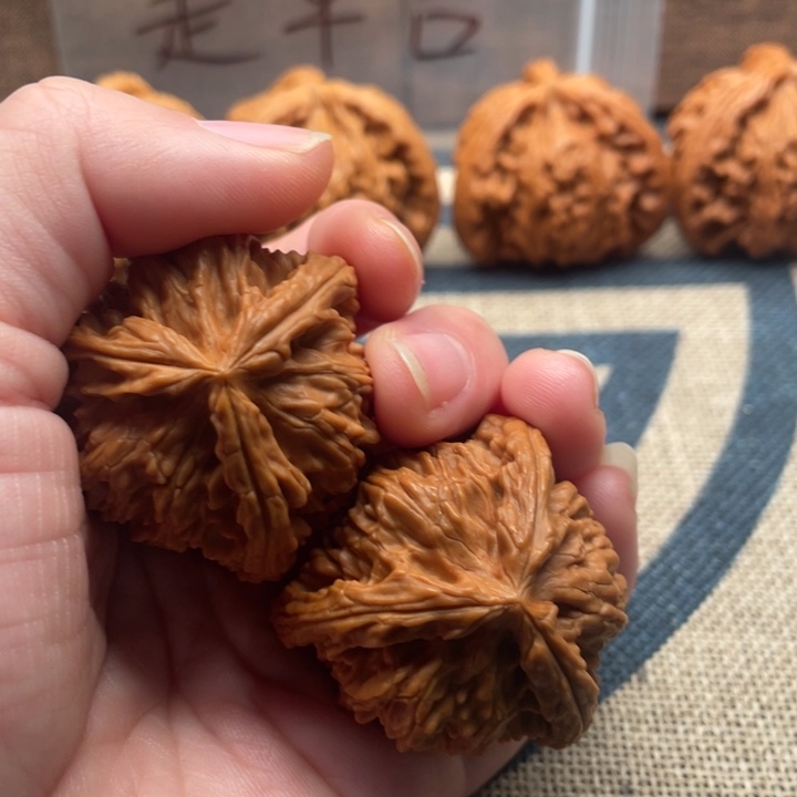 国***双核桃白狮子39核桃