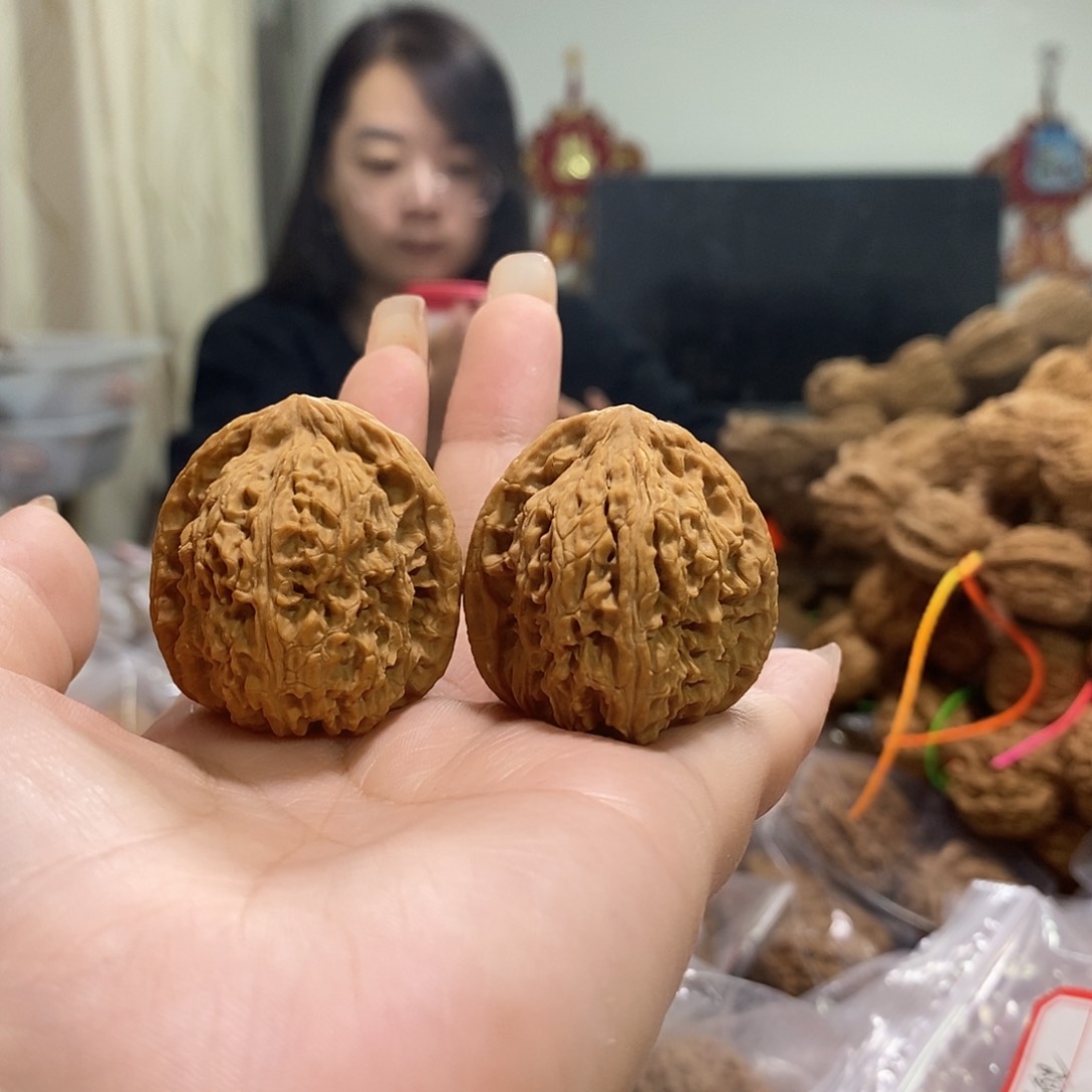 把件文玩核桃老*南疆石有黄