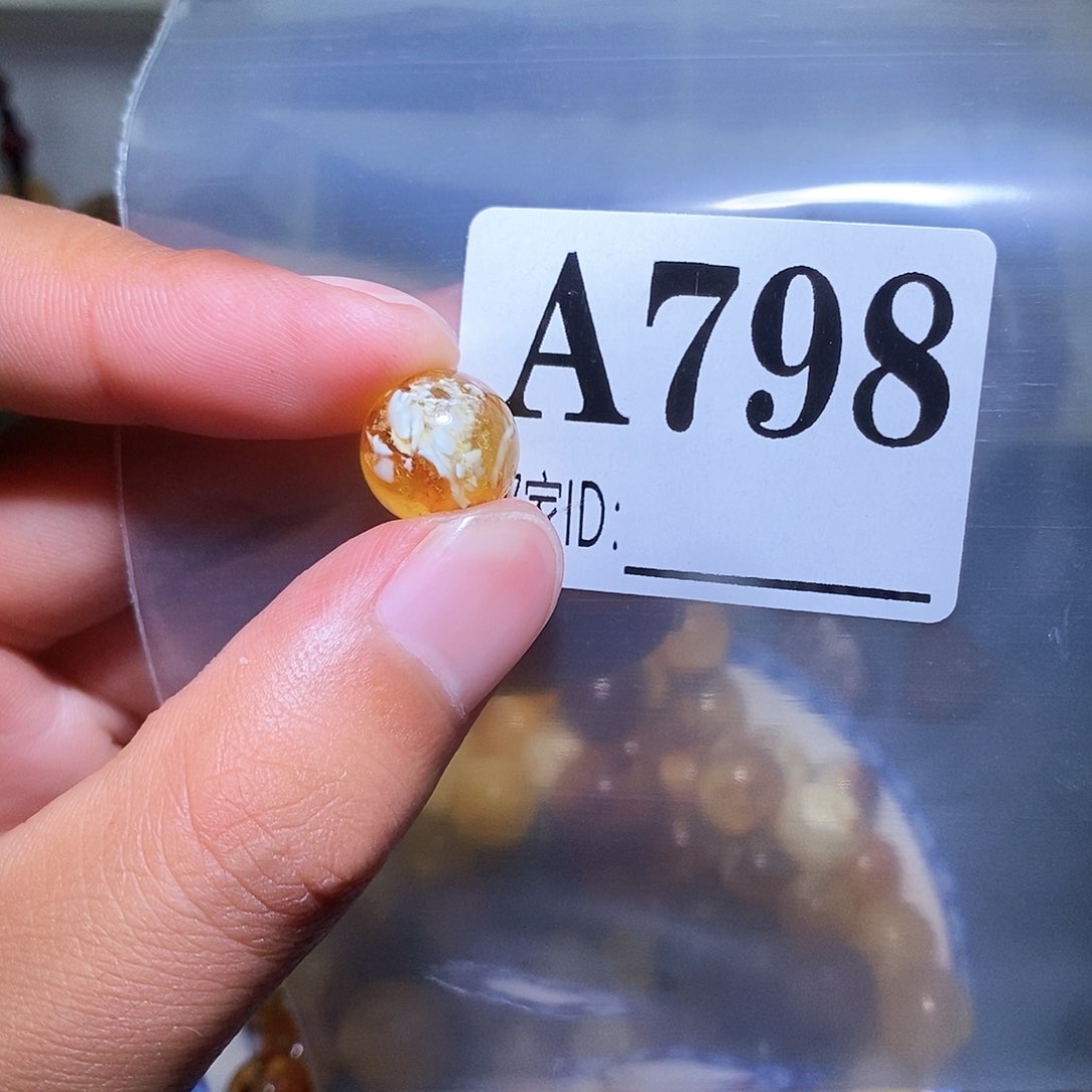 琥珀珠宝奇石未镶嵌