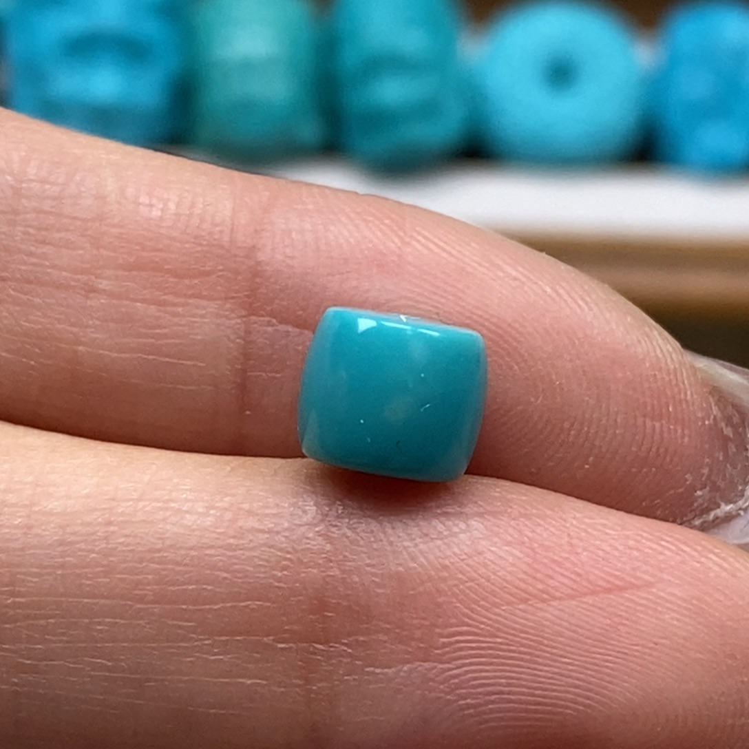 绿松石颈饰未镶嵌