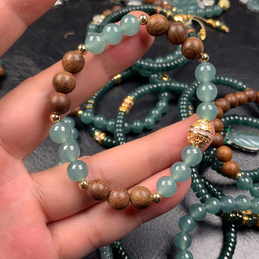 翡翠未镶嵌颈饰珠串