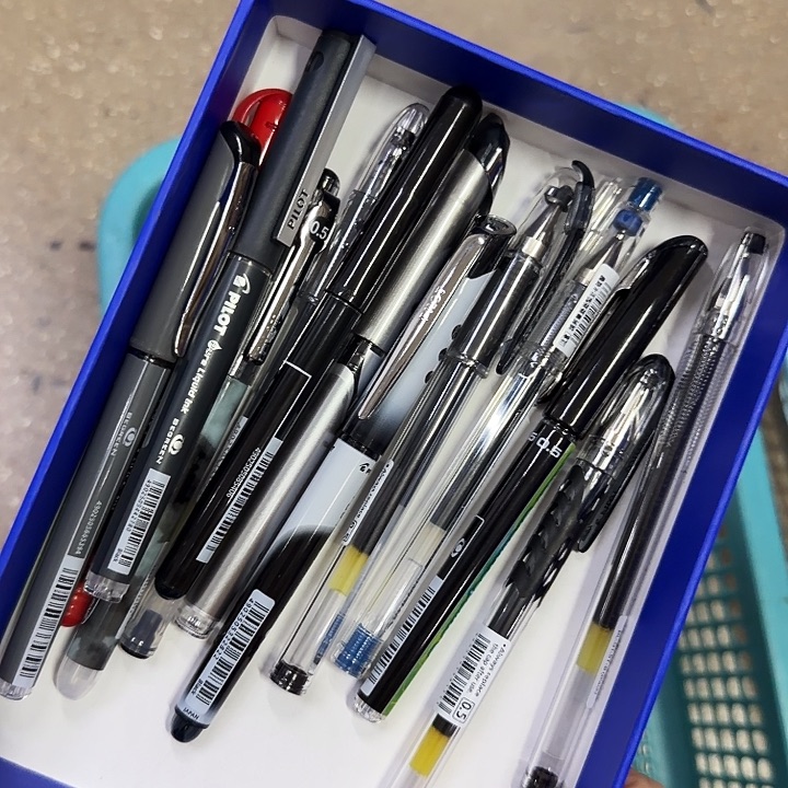 百樂拔錨中性筆11支裝0.5