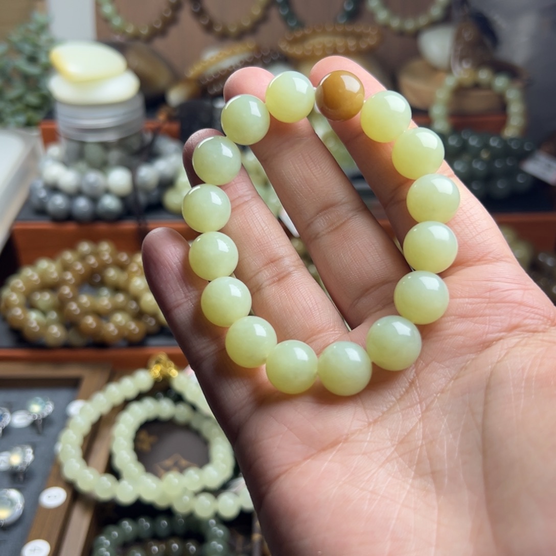 和田玉未镶嵌手串