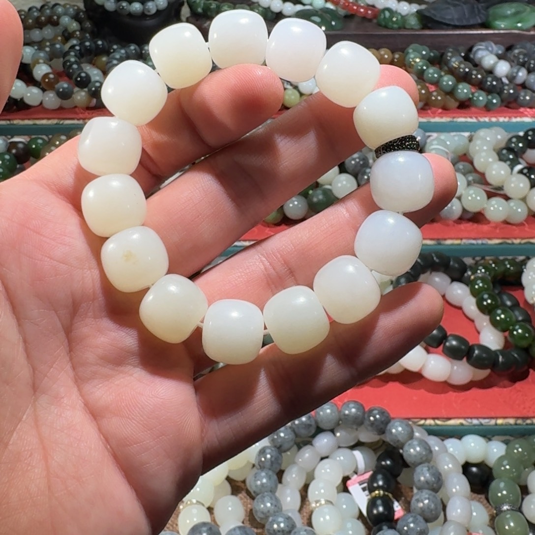 和田玉未镶嵌手链有包容