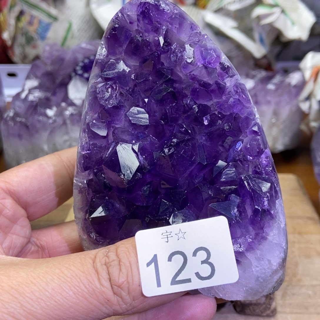 紫晶天然水晶摆件未镶嵌