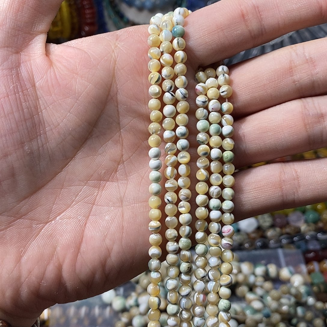 石英质玉未镶嵌，天然蓝翡色夜光螺4.5mm，