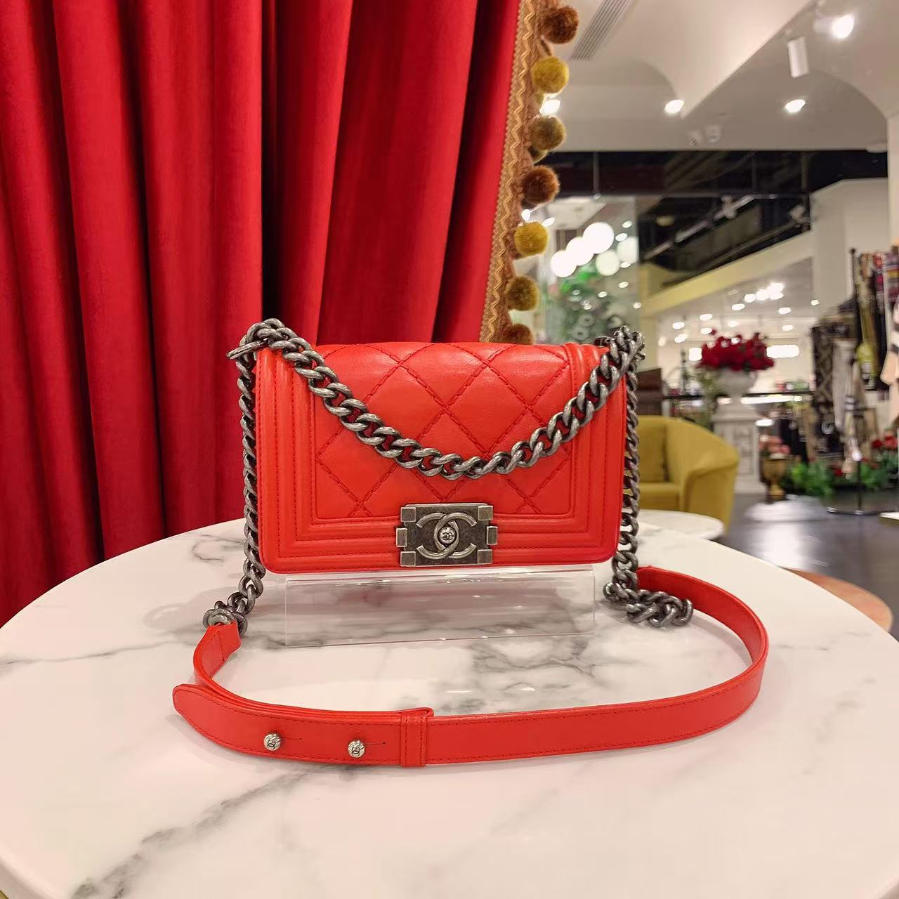 95新 Chanel/香奈儿 leboy小号红色银扣羊皮单肩包18开68066978