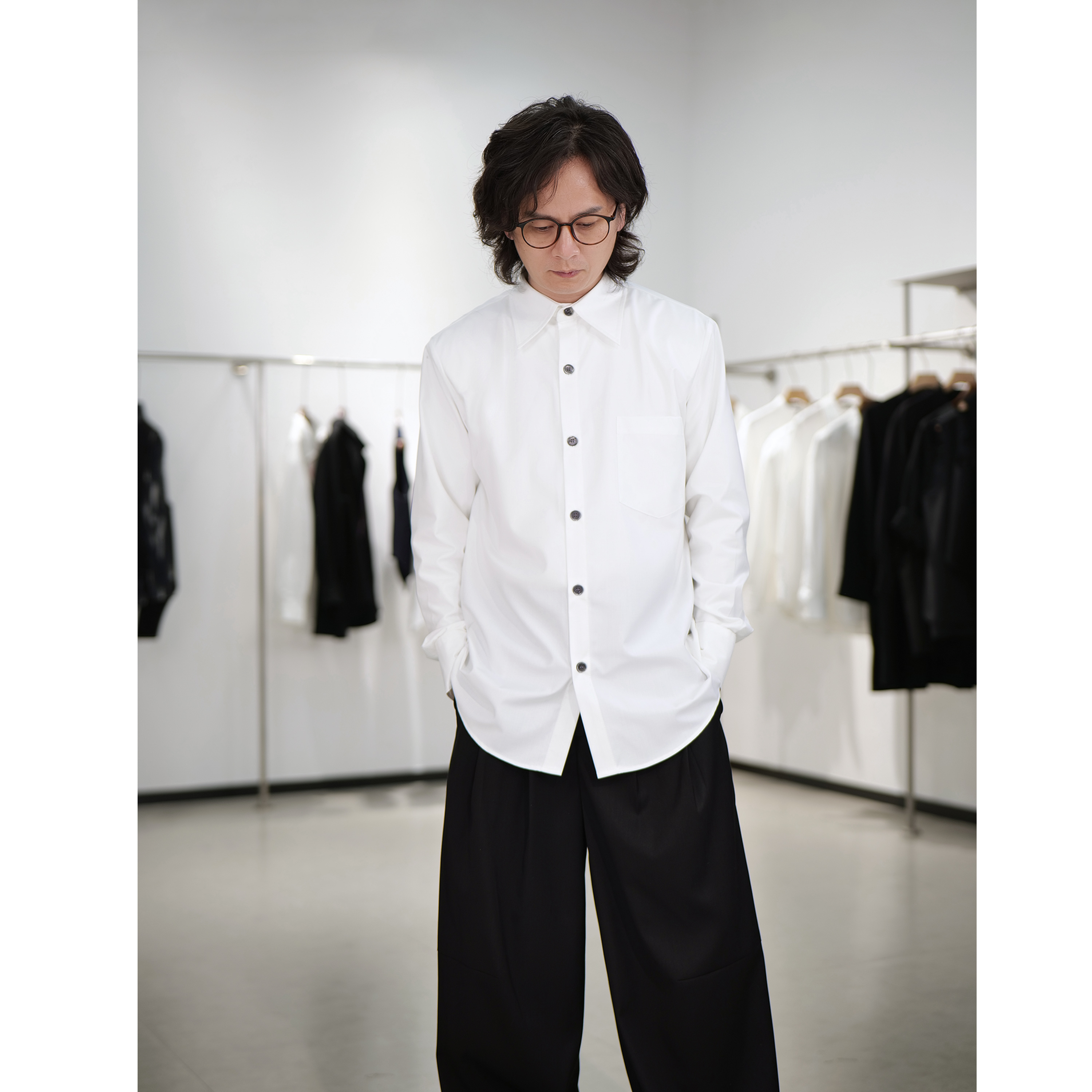 黑白单口袋基础款长袖衬衫男女同款秋季时尚宽松衬衣CY2510-1