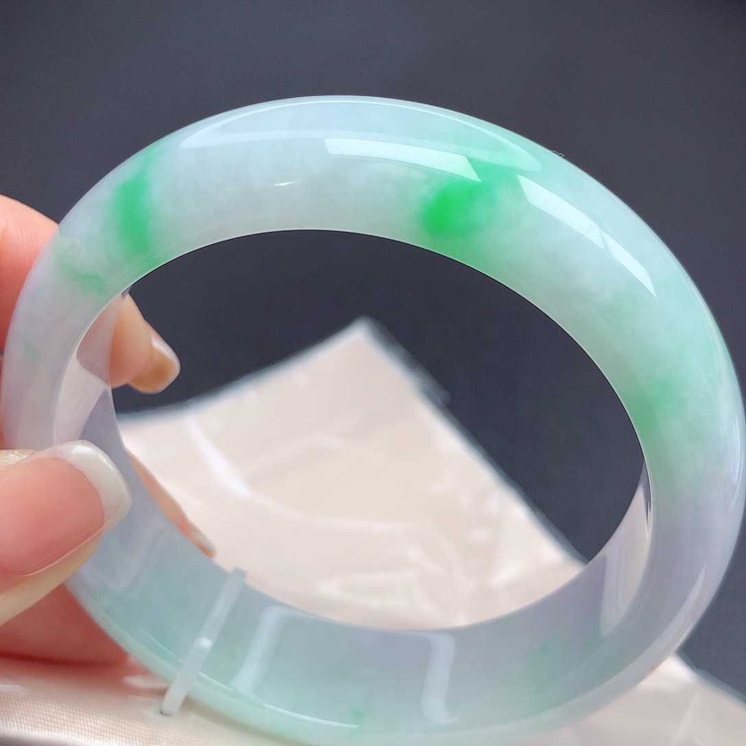 翡翠手镯未镶嵌59圈口