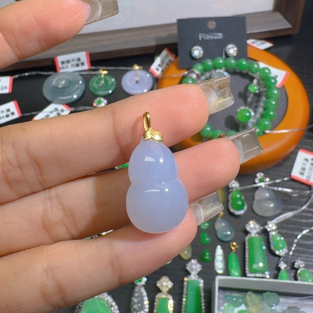 Y***y翡翠18K金镶嵌吊坠(不含链)